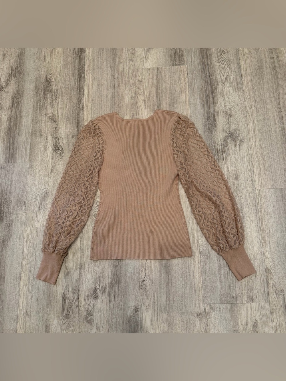Absolutely Famous‎ Taupe Ribbed Knit Top Sheer Lace Balloon Sleeves Size M - Picture 3 of 3
